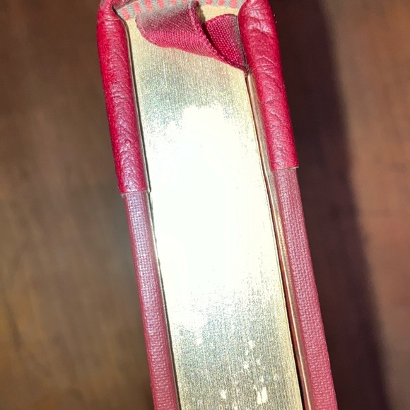Book: Red Leather Bound 'The Call of the Wild' by Jack London Book - Picture 6 of 16